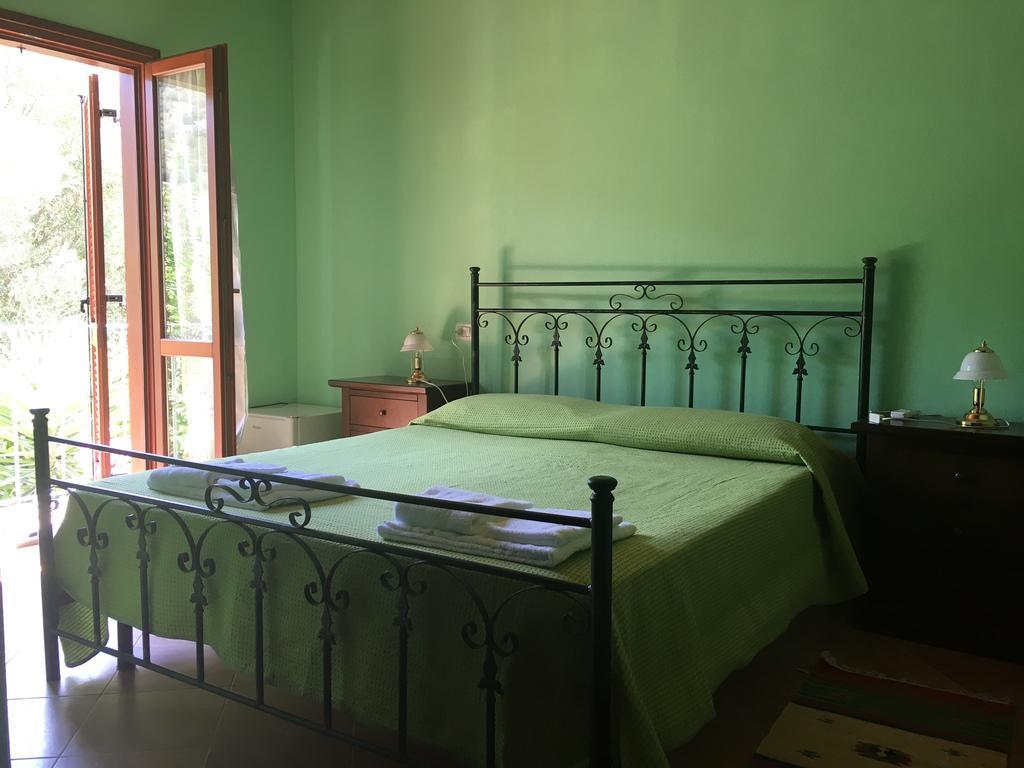 Agriturismo La Grotta Del Tesoro Santadi Kültér fotó